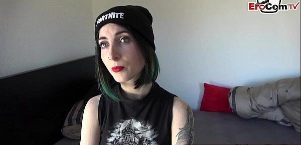 Deutsche punk teen WG Mitbewohnerin zum sex genötigt